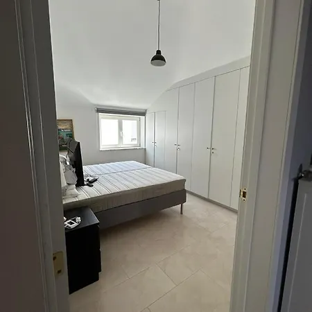 2 Bedroom On The City Center *